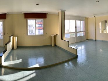 Local comercial en venda a Calle JOSE ARCOS MOLDES