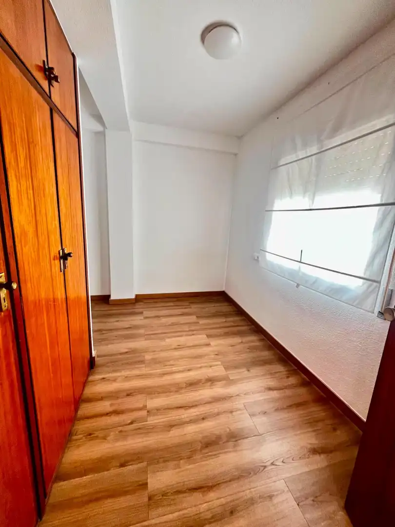 Schlafzimmer von Wohnung zur Miete in Alicante / Alacant mit Parkett