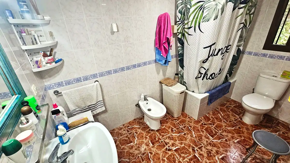 Bathroom of Houses for sale in Cortegana  with Private garden, Terrace and Storage room
