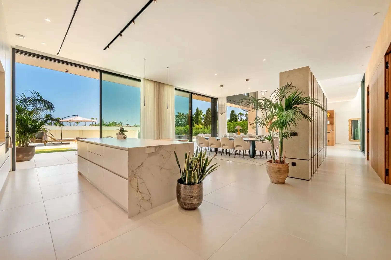 Chalet con terraza en venta en Calle Guadalmina, imagen 16