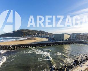 Vista exterior de Àtic en venda en Donostia - San Sebastián  amb Terrassa i Balcó