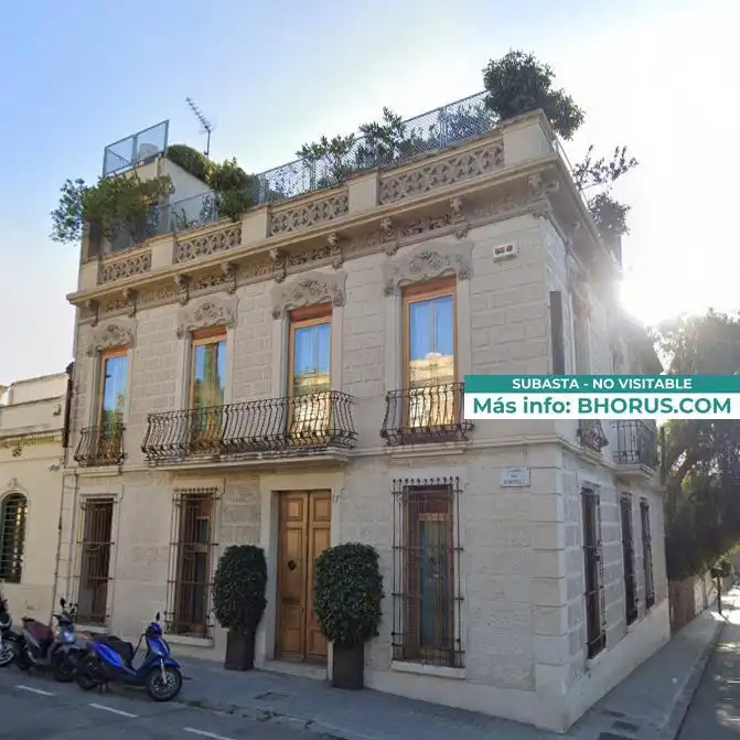 Vista exterior de Casa o xalet en venda en Barcelona amb Piscina