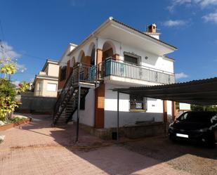 Vista exterior de Casa o xalet en venda en Albinyana amb Aire condicionat, Terrassa i Piscina
