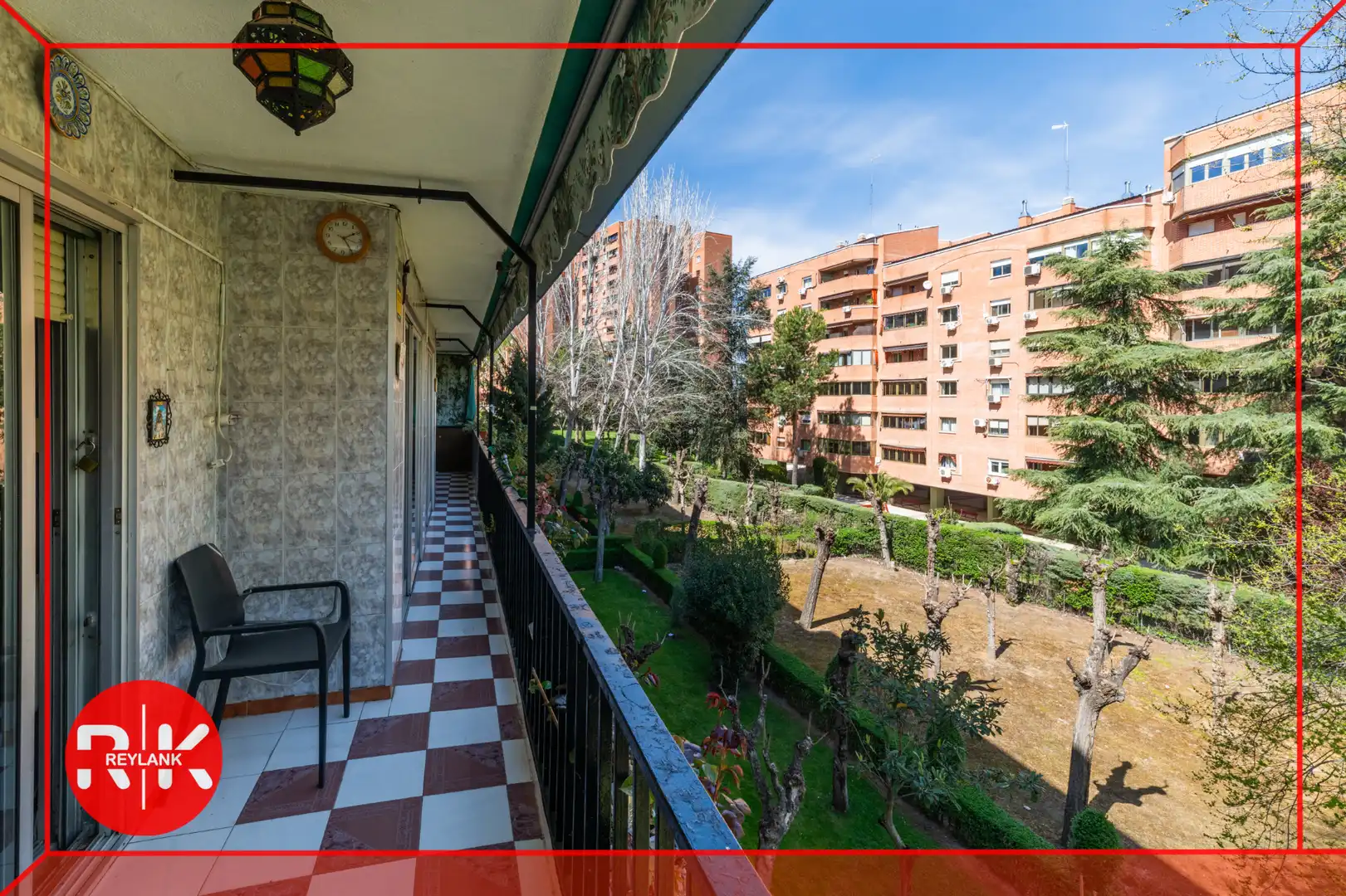 Vista exterior de Pis en venda en Coslada amb Aire condicionat, Terrassa i Traster