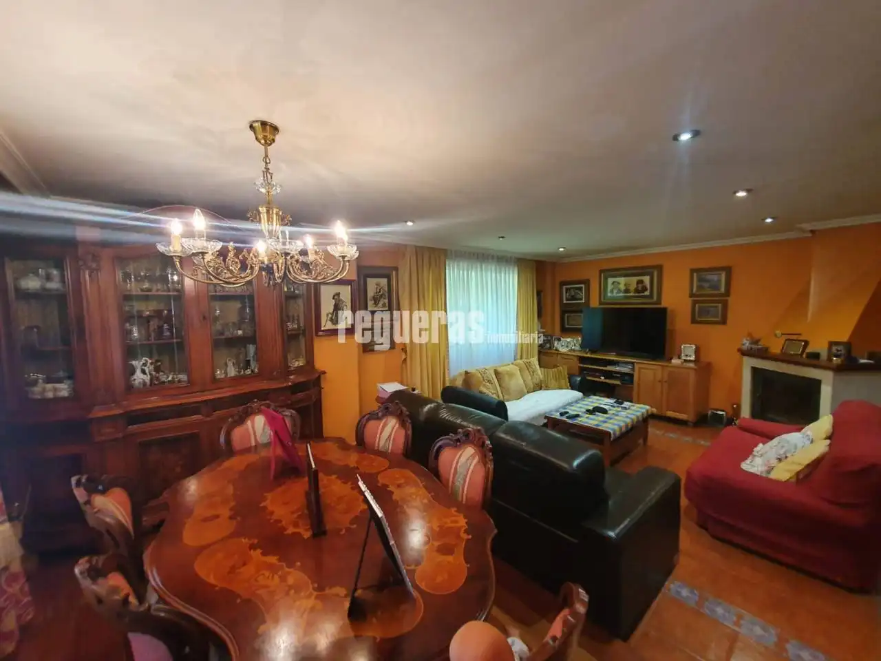 Sala de estar de Casa o chalet en venta en Avilés con Calefacción, Parquet y Terraza
