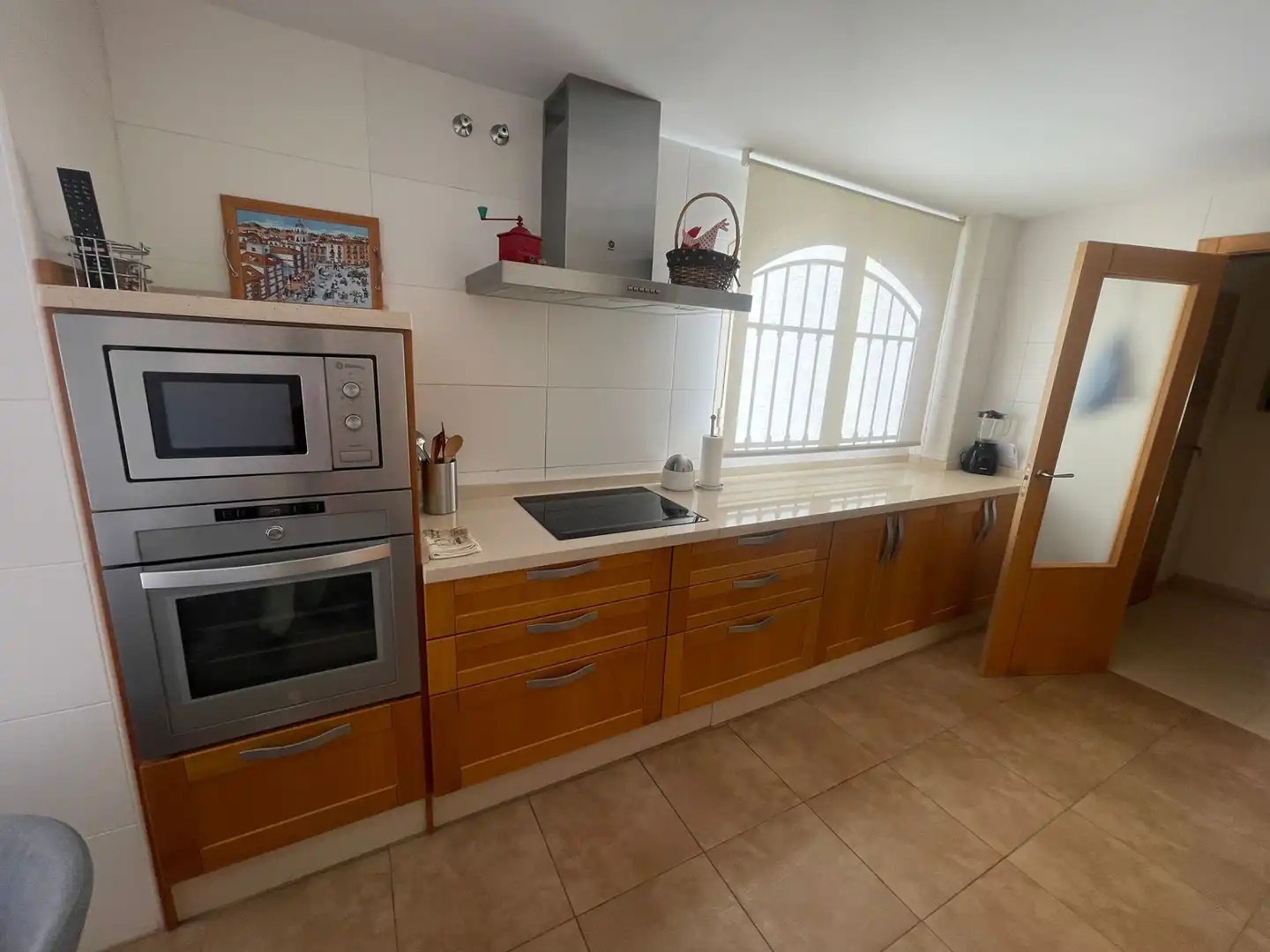 Cuina de Casa adosada en venda en Alhaurín de la Torre amb Aire condicionat, Jardí privat i Terrassa