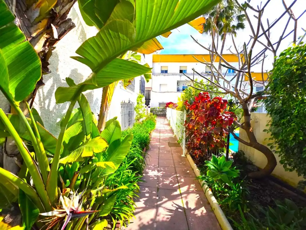 Außenansicht von Wohnungen zum Verkauf in Torremolinos mit Privatgarten, Terrasse und Schwimmbad