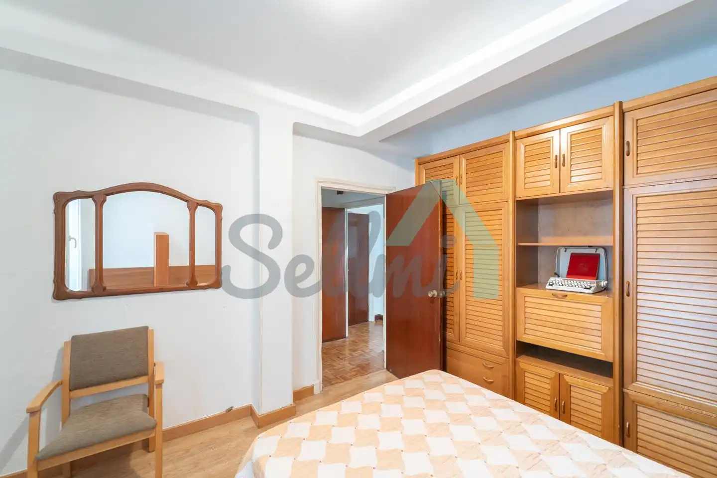 Schlafzimmer von Wohnung zur untervermieten in Oviedo  mit Heizung, Parkett und Möbliert