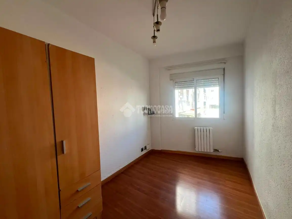 Bedroom of Flat for sale in Zaragoza