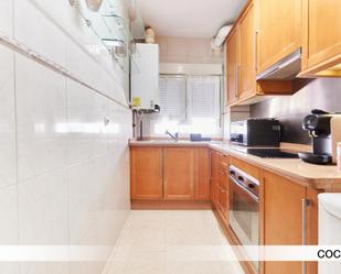 Kitchen of Apartment to share in  Sevilla Capital  with Air Conditioner, Heating and Furnished