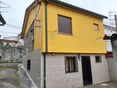 Vista exterior de Casa o xalet en venda en Vigo  amb Calefacció