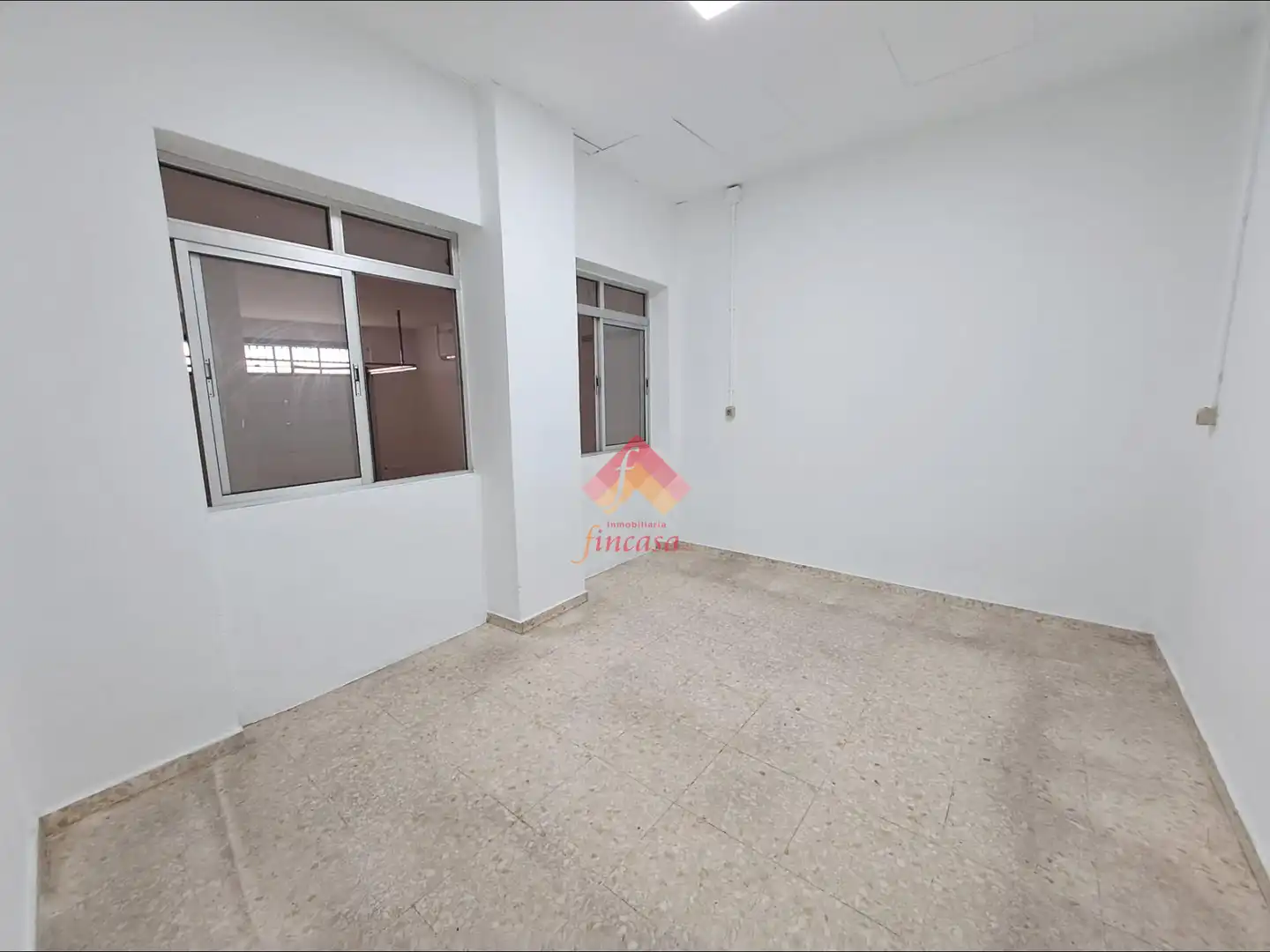 Commercial properties for rent in Ronda  with Air Conditioner