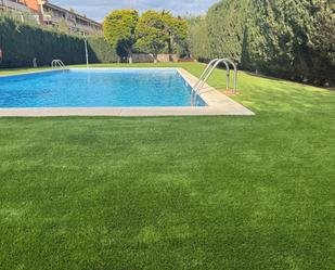 Piscina de Dúplex en venda en Sant Feliu de Llobregat amb Calefacció, Terrassa i Balcó