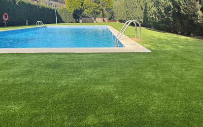 Piscina de Dúplex en venda en Sant Feliu de Llobregat amb Calefacció, Terrassa i Balcó