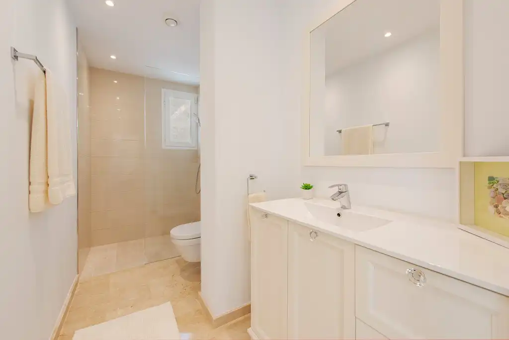 Bathroom of Houses for sale in Calvià  with Air Conditioner, Private garden and Terrace