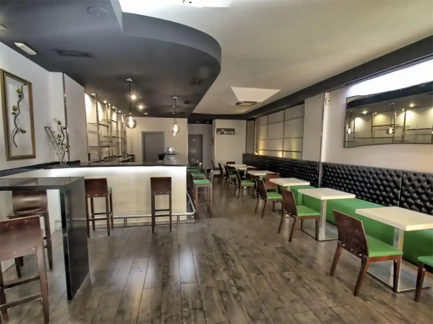 Comedor de Local de alquiler en León Capital  con Aire acondicionado y Amueblado