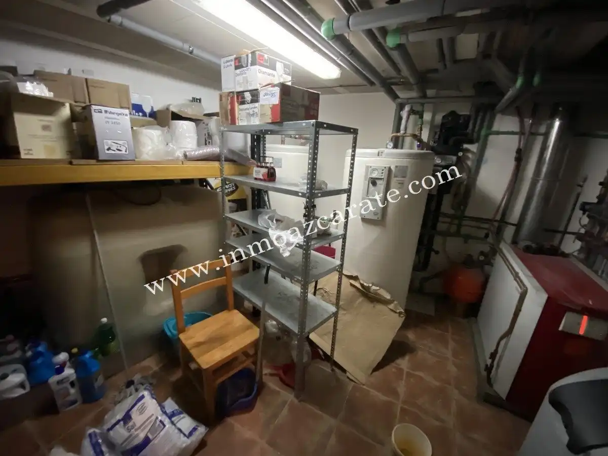 Edificio en venta en Valle de Yerri / Deierri