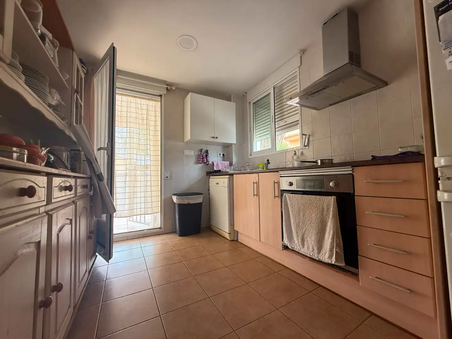 Cuina de Casa o xalet en venda en La Pobla de Vallbona amb Aire condicionat, Calefacció i Jardí privat