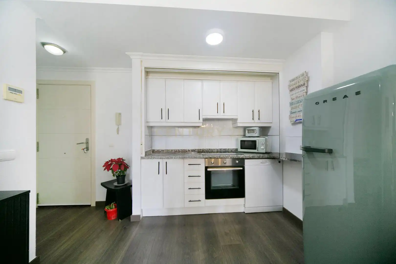 Cocina de Apartamento de alquiler en Calpe / Calp con Aire acondicionado, Lavadora y Microondas