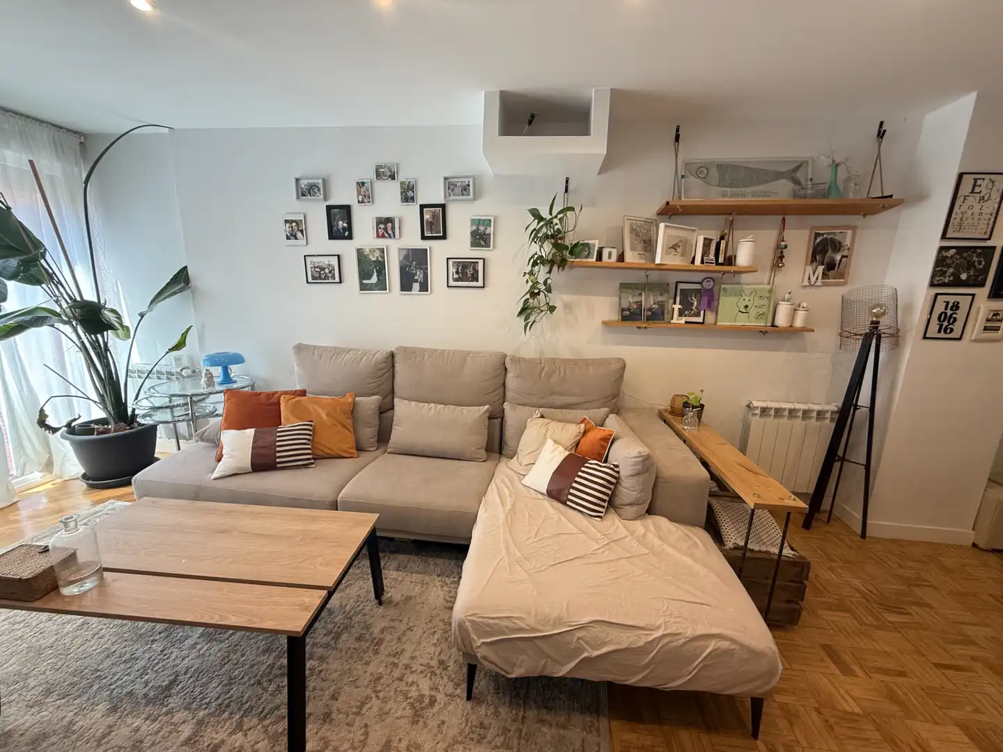 Wohnzimmer von Wohnung zum Verkauf in León Capital  mit Heizung, Parkett und Möbliert