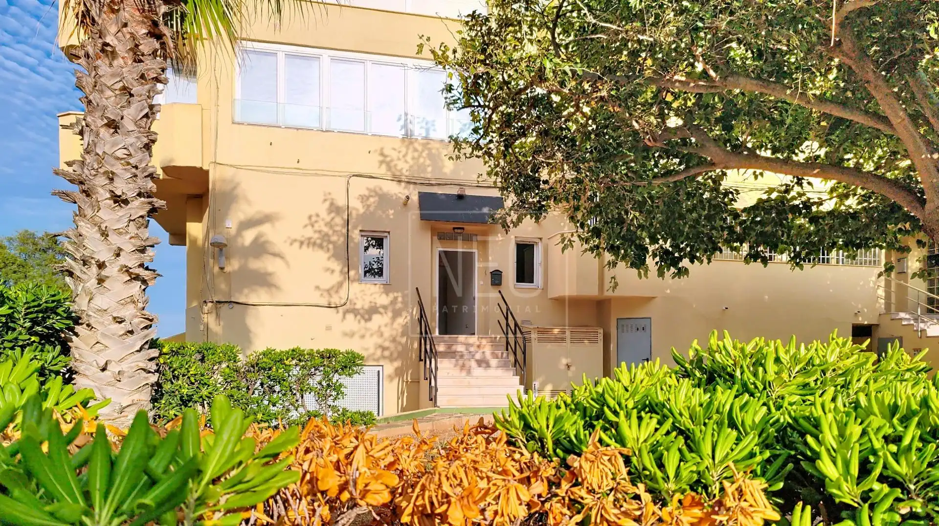Vista exterior de Planta baja en venta en Valencia con Jardín privado y Piscina comunitaria