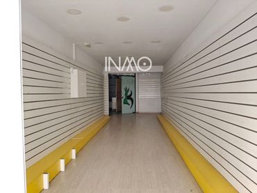 Locale commerciale in affitto a Centre