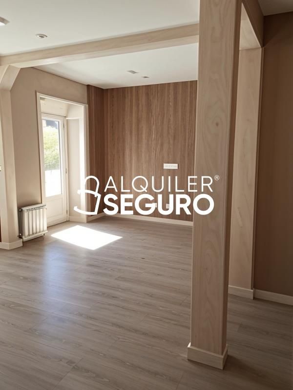 Dormitori de Pis de lloguer en Burgos Capital amb Calefacció i Terrassa