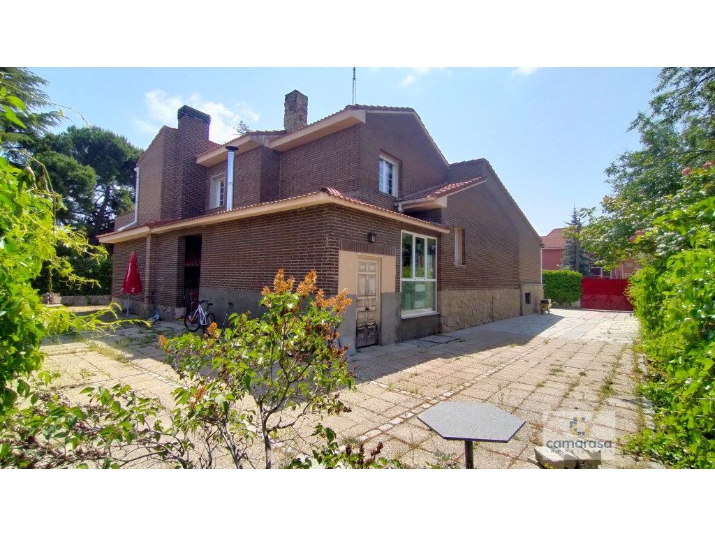 Vista exterior de Casa o chalet en venta en Ávila Capital con Jardín privado, Terraza y Trastero