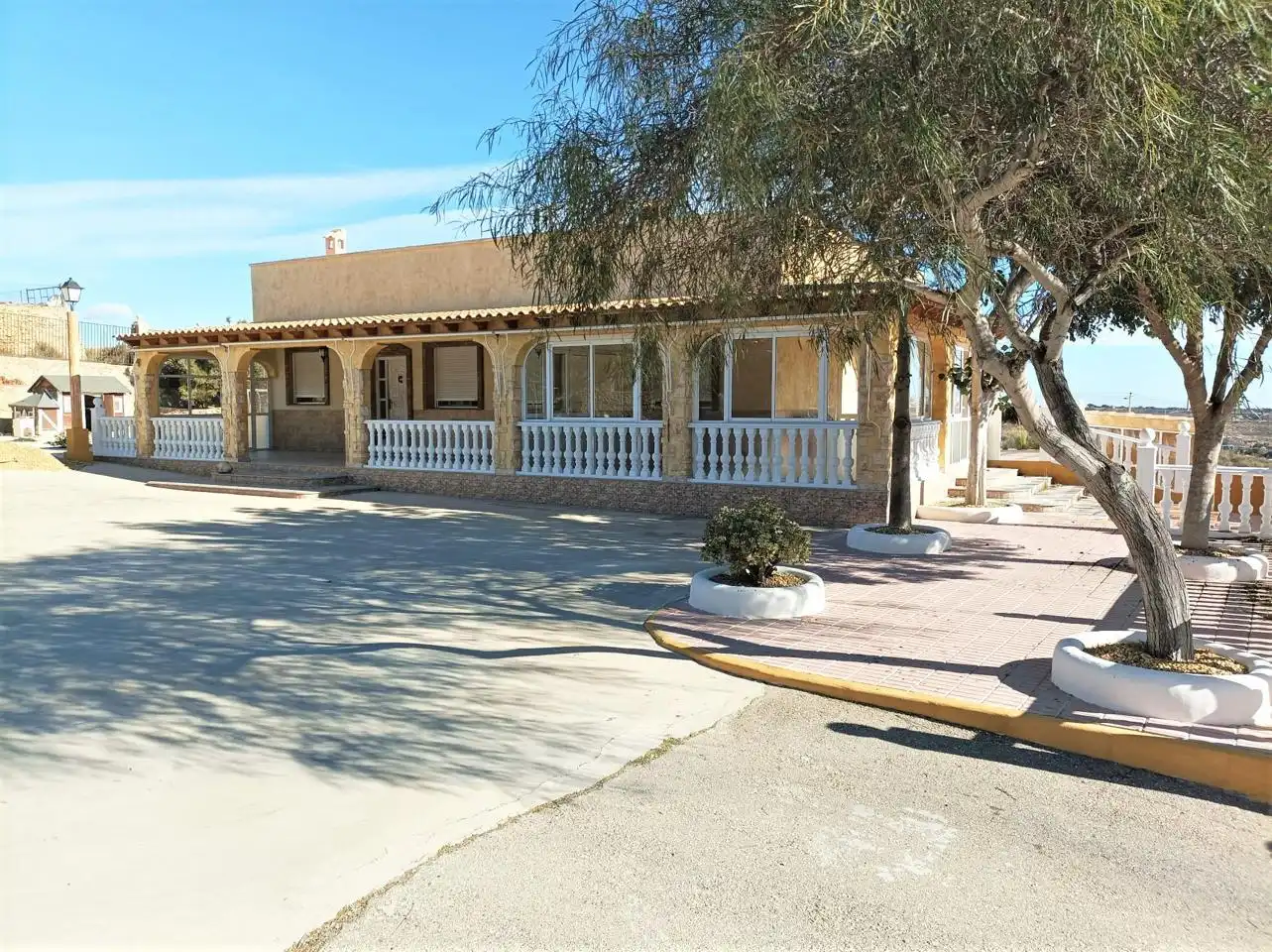 Wohnung zum Verkauf in Elche / Elx mit Privatgarten, Schwimmbad und Möbliert