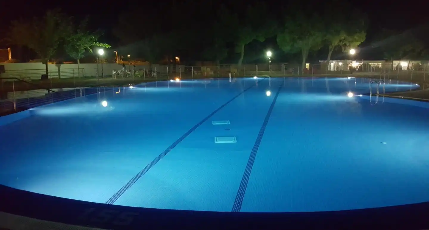 Piscina de Casa o xalet en venda en Zuera amb Jardí privat i Piscina comunitària