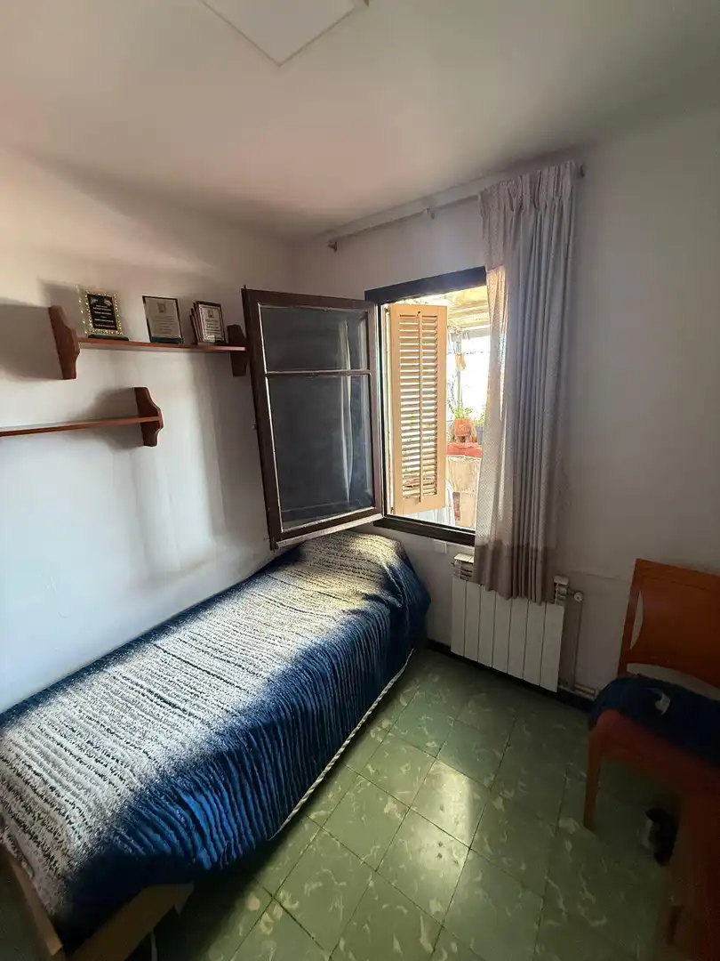 Habitación de Ático en venta en L'Hospitalet de Llobregat con Aire acondicionado, Calefacción y Terraza