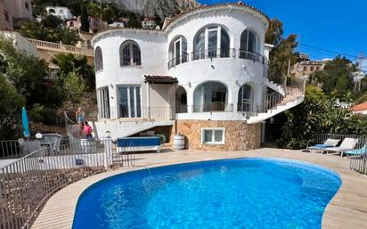 Vista exterior de Casa o xalet en venda en Calpe / Calp amb Aire condicionat, Jardí privat i Terrassa