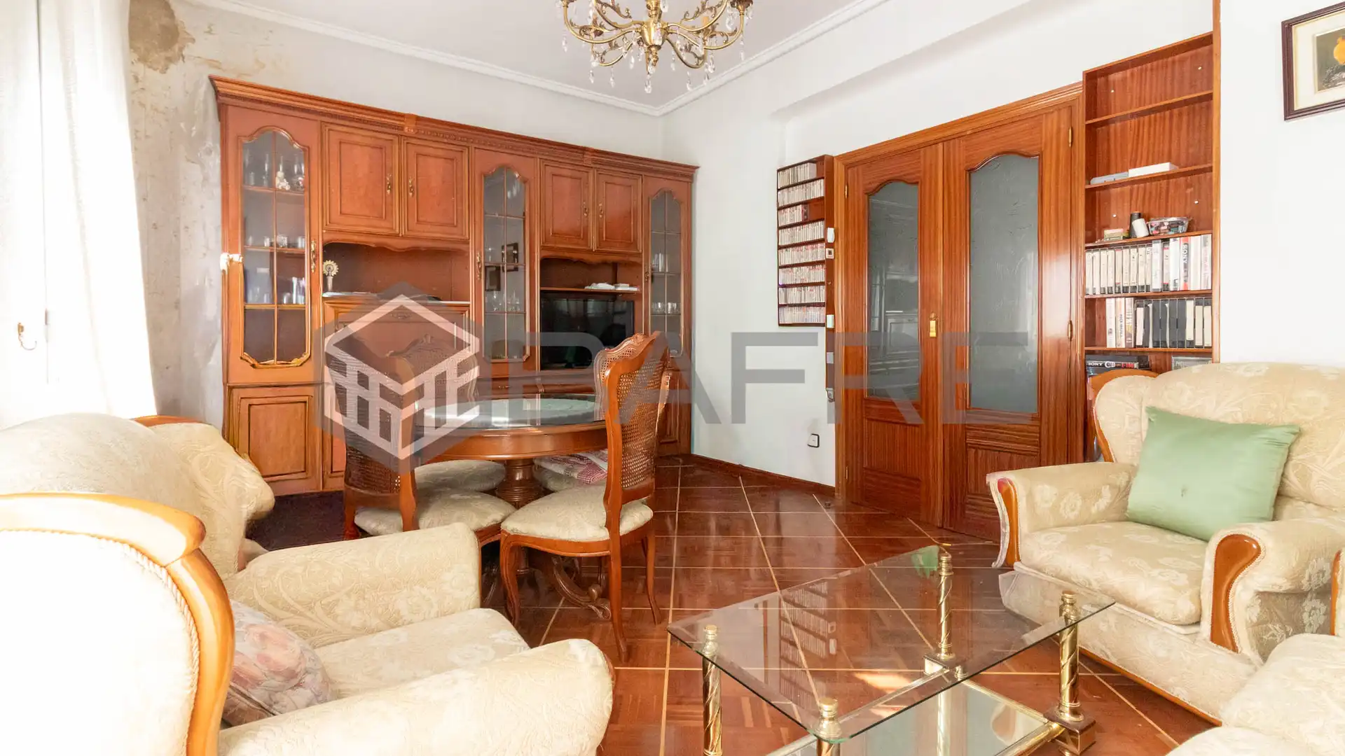 Living room of Flat for sale in  Madrid Capital  with Heating and Balcony