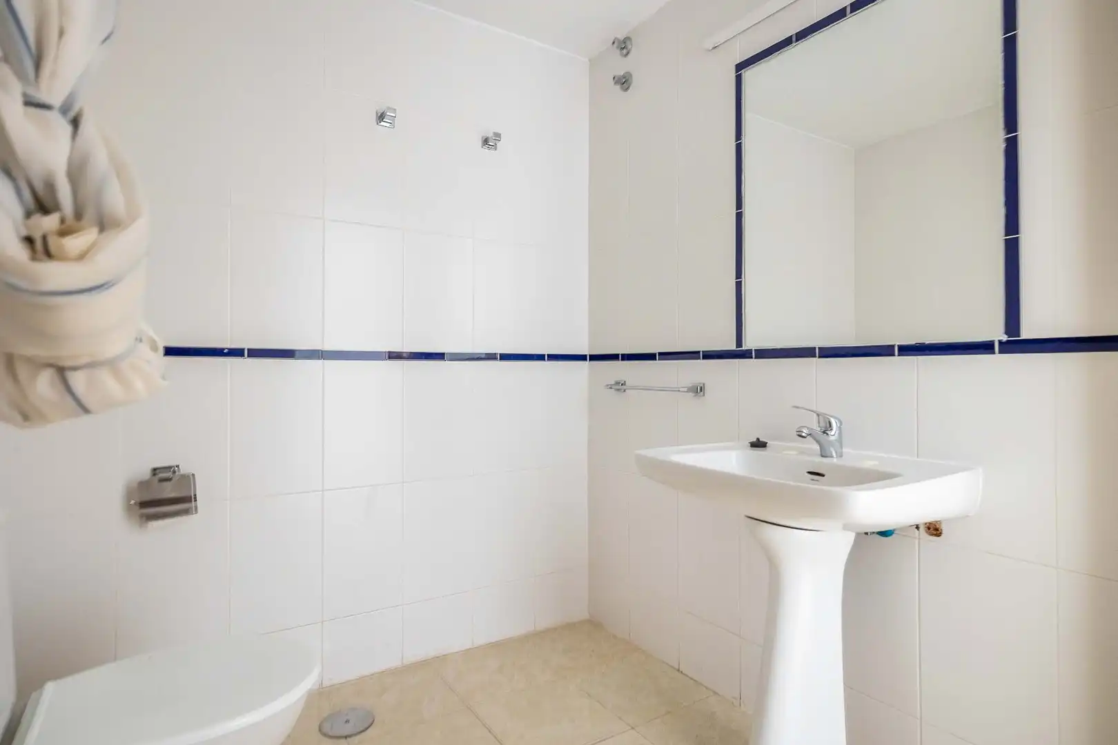 Bathroom of Flat for sale in Sevilla