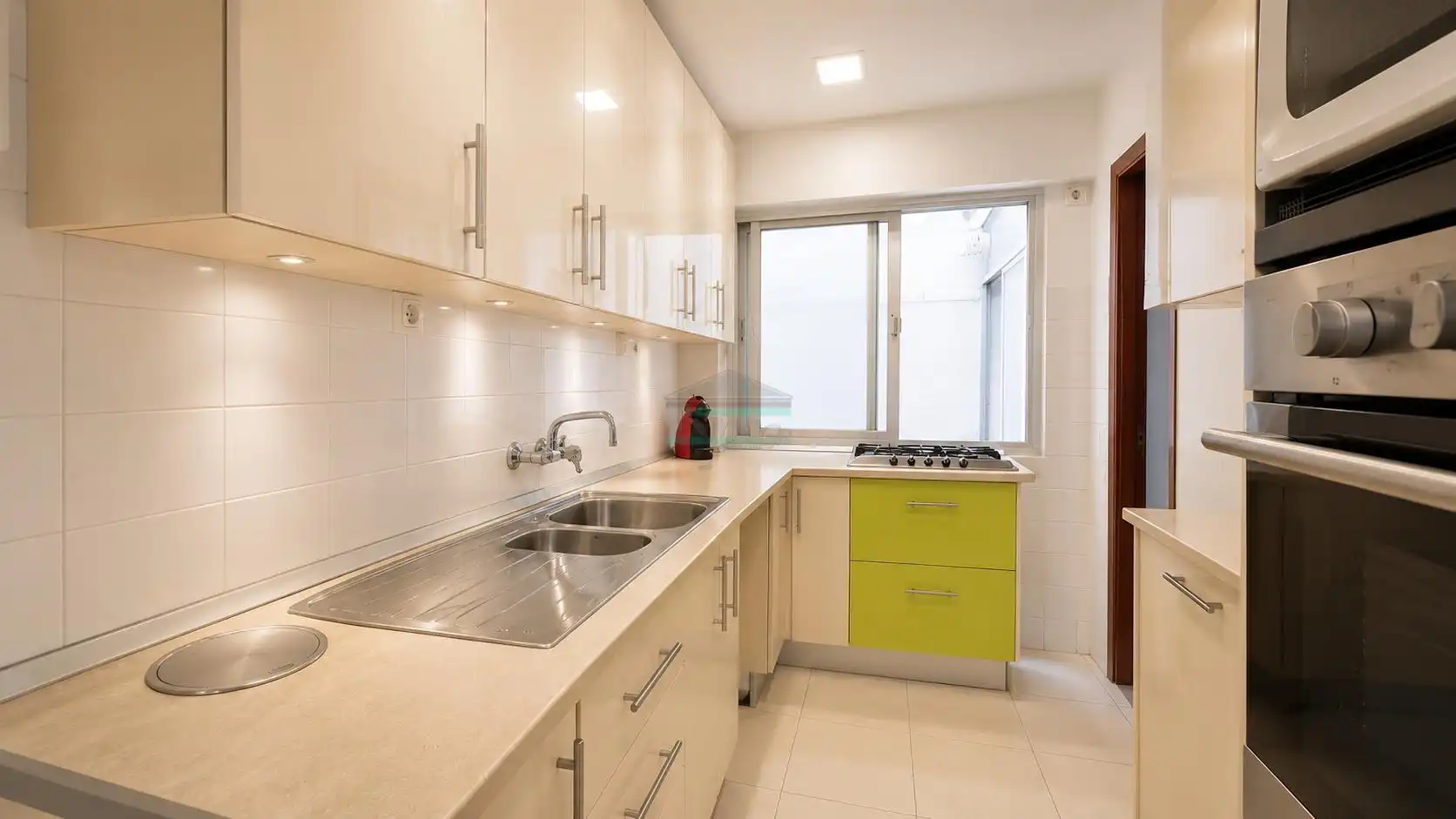 Kitchen of Flat for rent in Granada  with Air Conditioner, Furnished and Oven