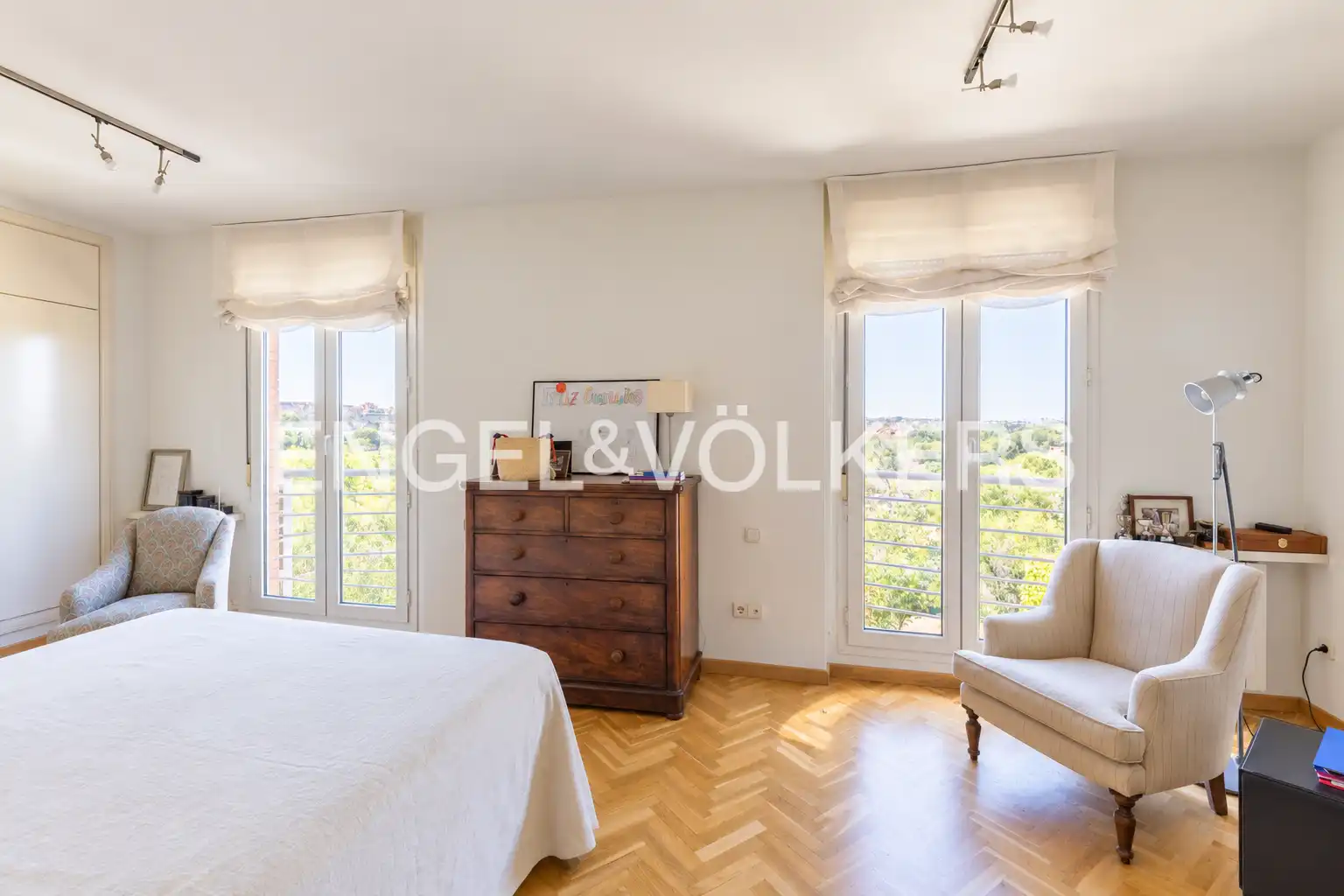 Bedroom of Detached homes for sale in Madrid  with Air Conditioner, Heating and Private garden