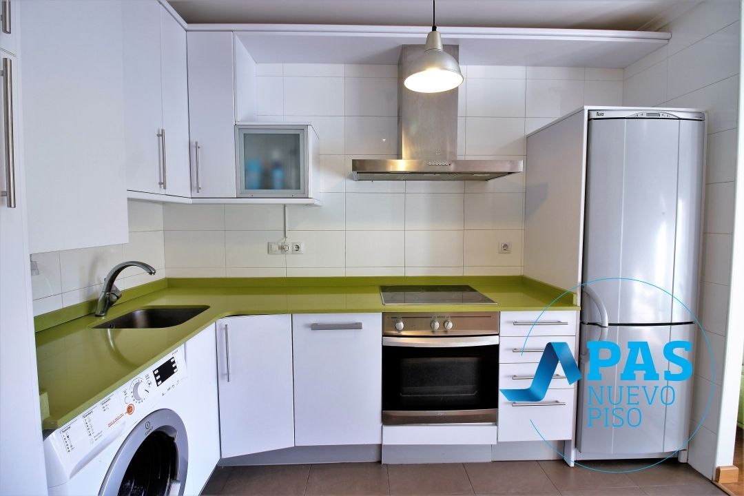 Cuina de Pis en venda en Miengo amb Calefacció, Traster i Piscina