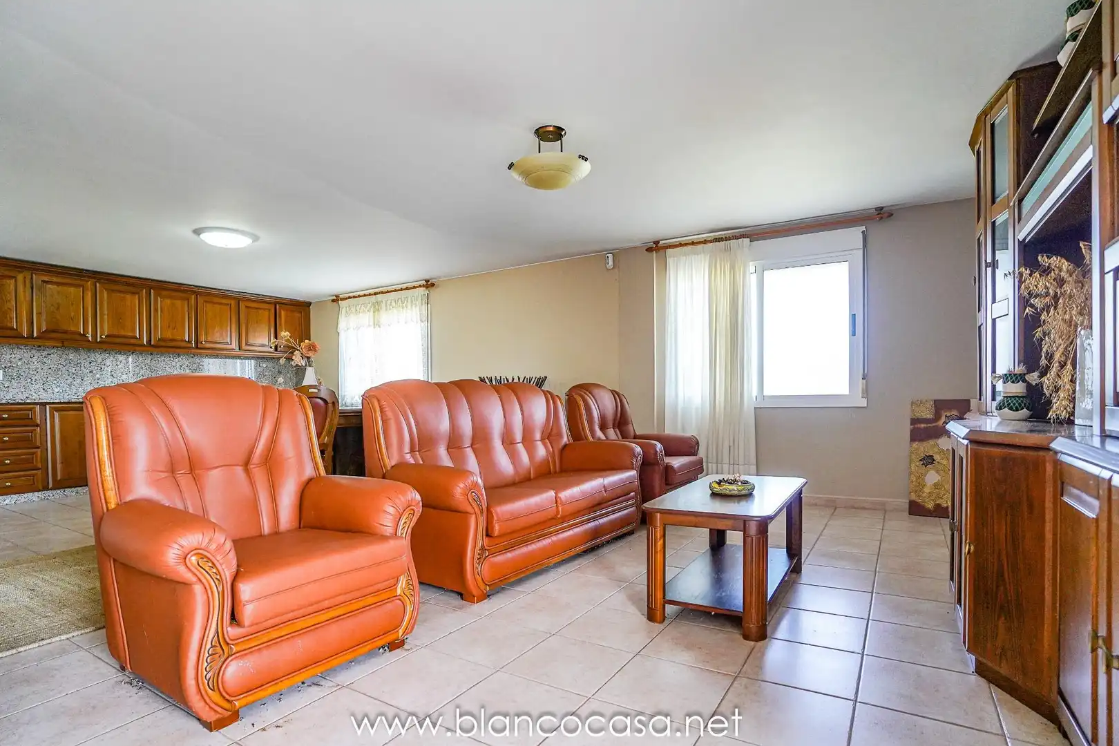 Sala d'estar de Casa o xalet en venda en Malpica de Bergantiños amb Jardí privat, Terrassa i Traster