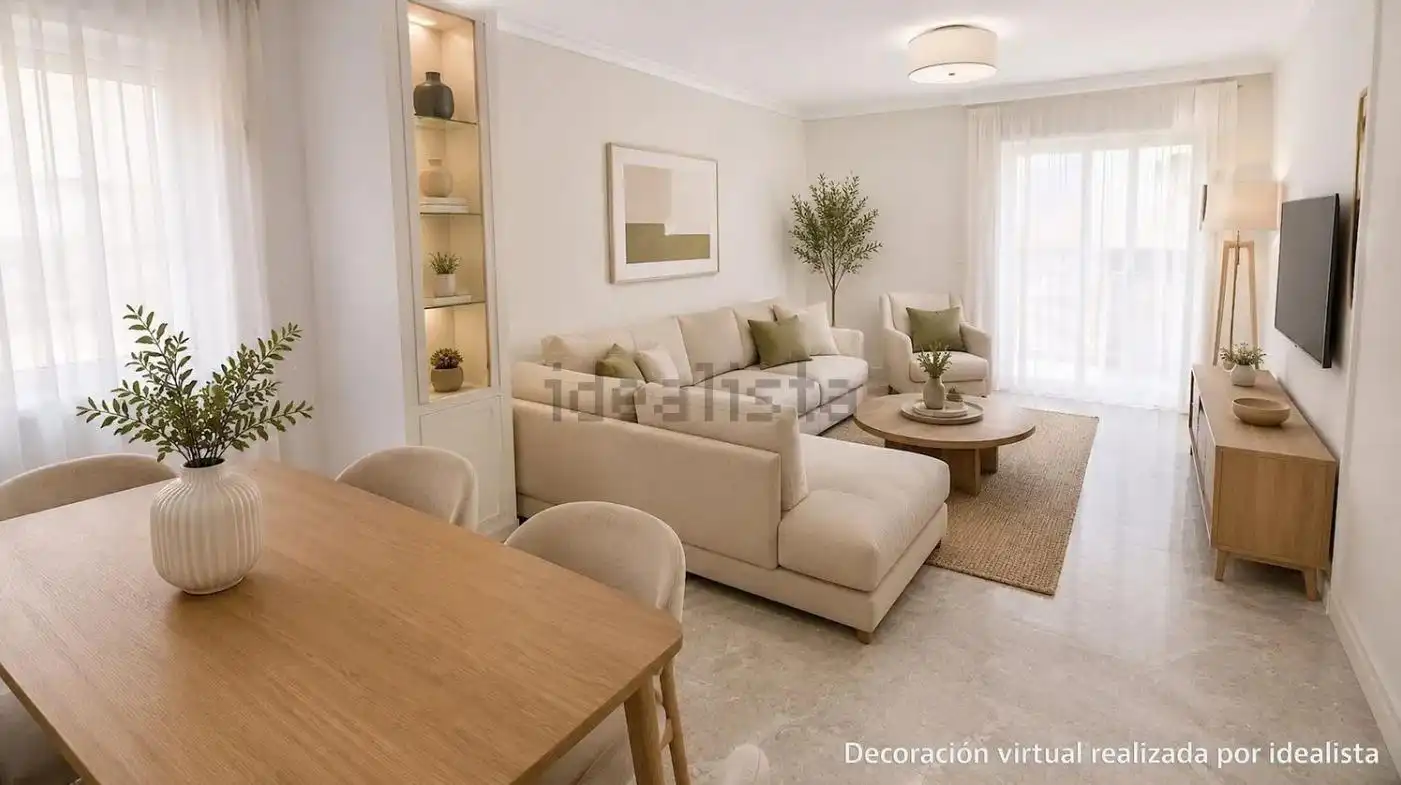 Flat with lift for sale in Casco Antiguo