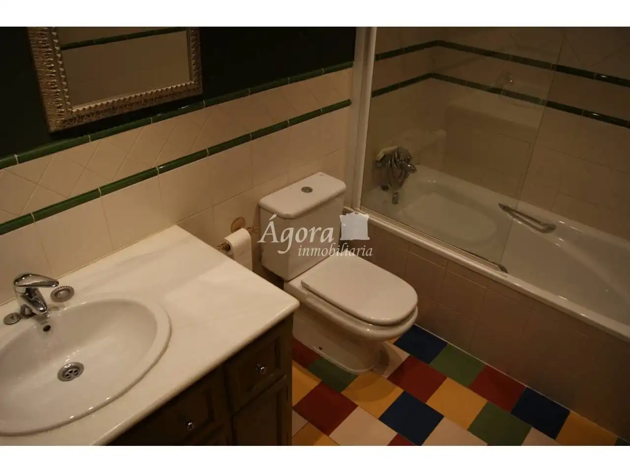 Baño de Dúplex en venta en Valladolid con Calefacción, Parquet y Terraza
