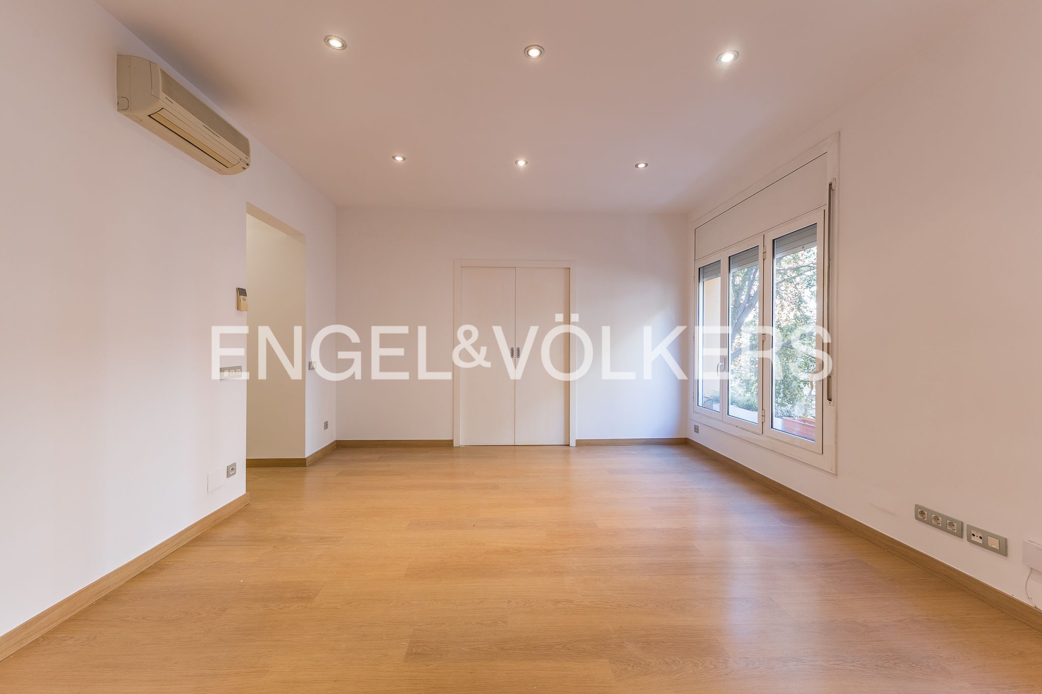 Vista exterior de Apartament en venda en  Barcelona Capital amb Aire condicionat, Calefacció i Parquet