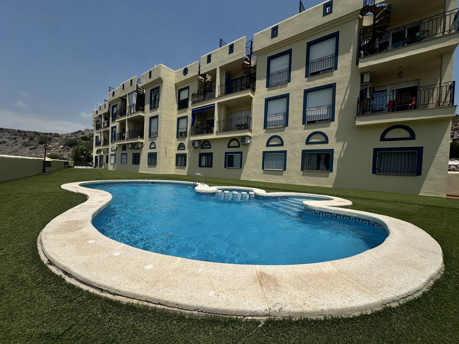 Piscina de Pis en venda en Águilas amb Traster i Balcó