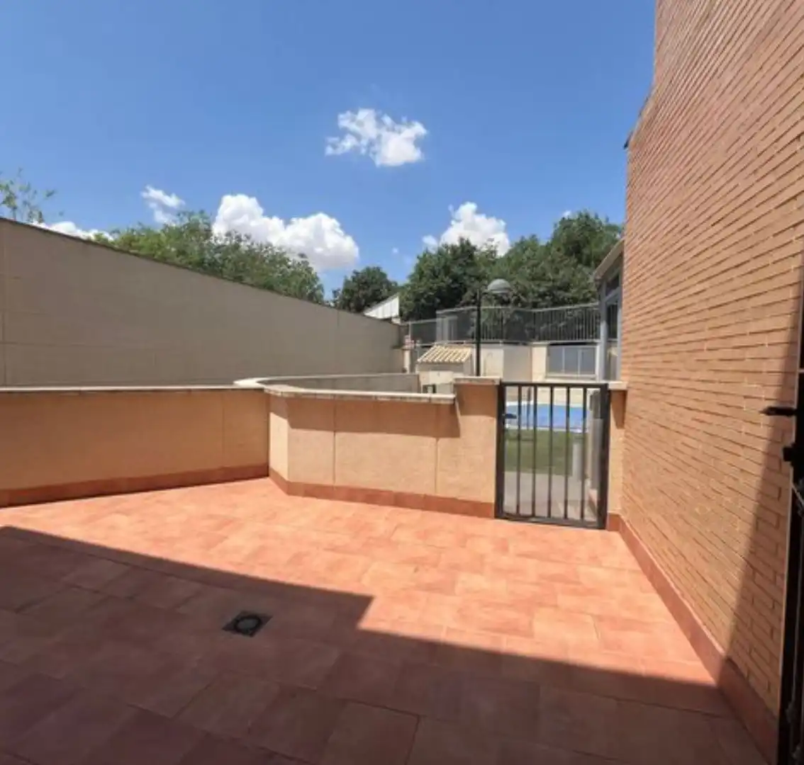 Terrasse von Wohnung zur Miete in Ciudad Real mit Klimaanlage, Terrasse und Möbliert
