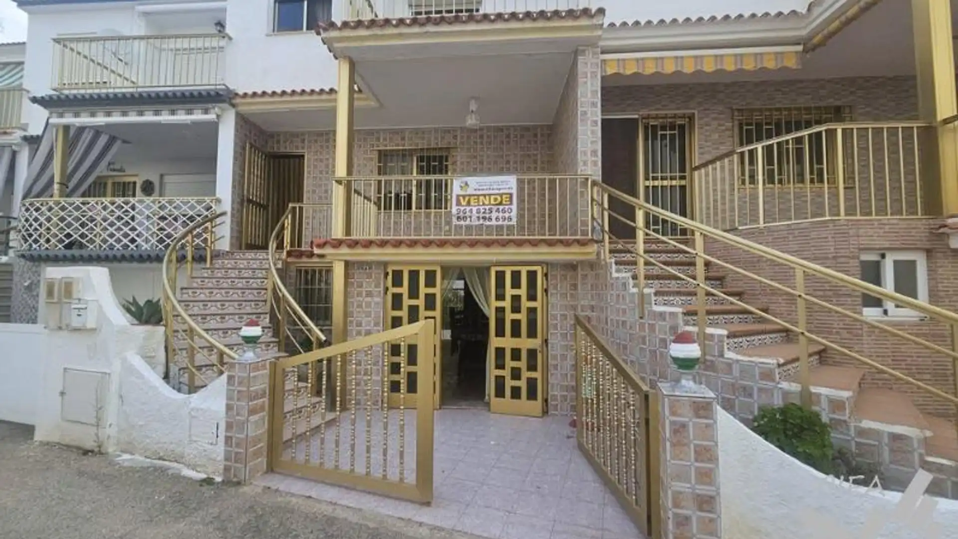 Vista exterior de Casa adosada en venta en Peñíscola / Peníscola con Terraza y Amueblado