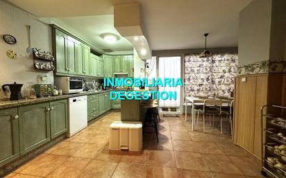 Kitchen of Single-family semi-detached for sale in Linares  with Air Conditioner, Terrace and Furnished