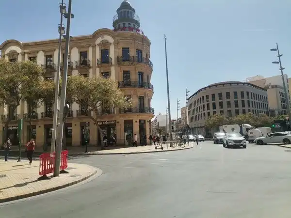 Vista exterior de Ático para compartir en  Almería Capital con Aire acondicionado, Terraza y Trastero