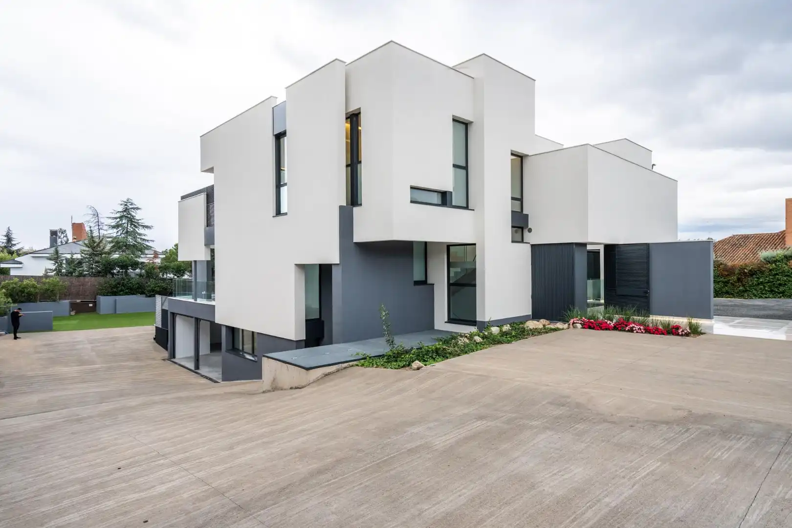 Vista exterior de Casa o xalet en venda en Las Rozas de Madrid amb Calefacció, Jardí privat i Terrassa