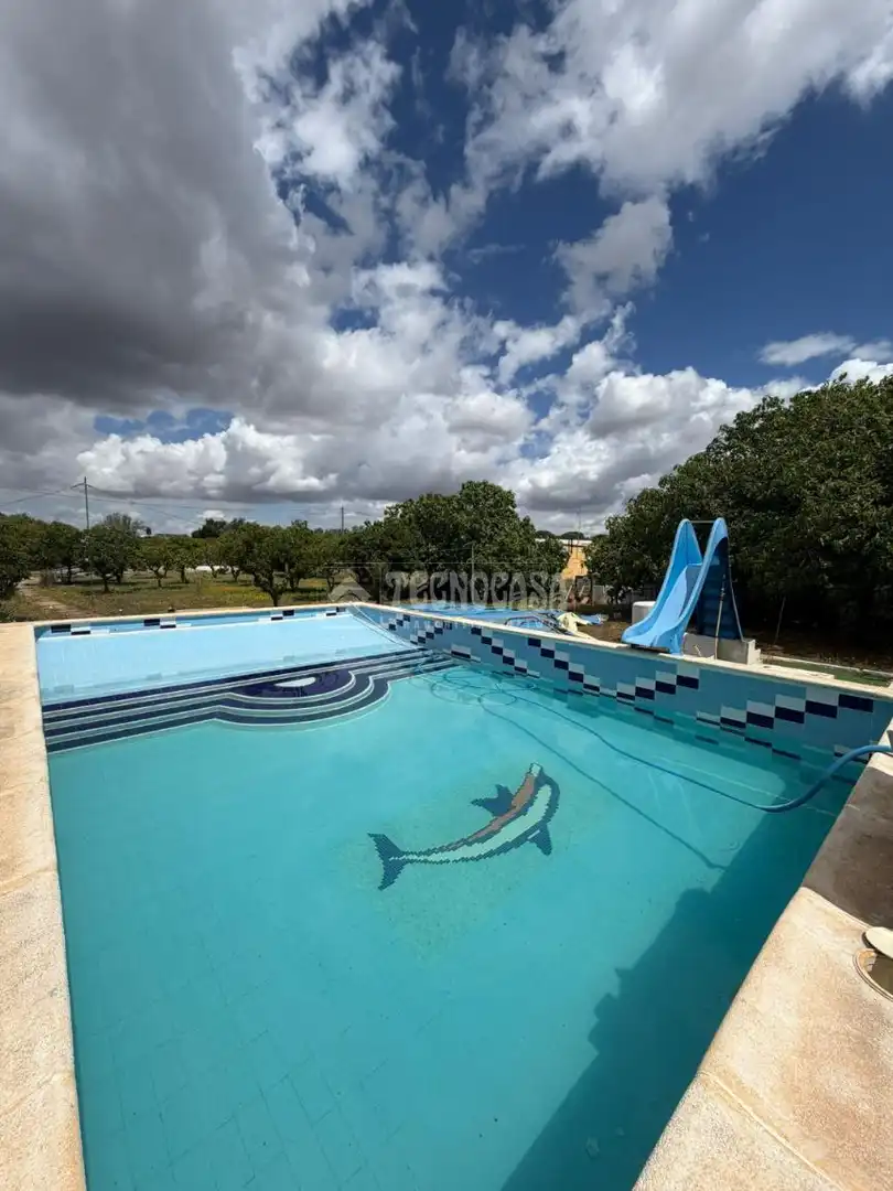 Piscina de Finca rústica en venta en Utrera con Aire acondicionado, Calefacción y Jardín privado