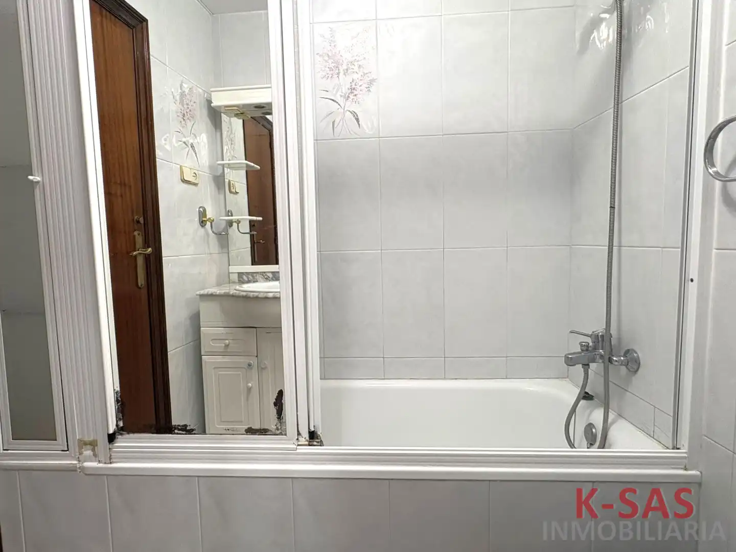 Badezimmer von Wohnung zum Verkauf in Esplugues de Llobregat mit Heizung und Ofen