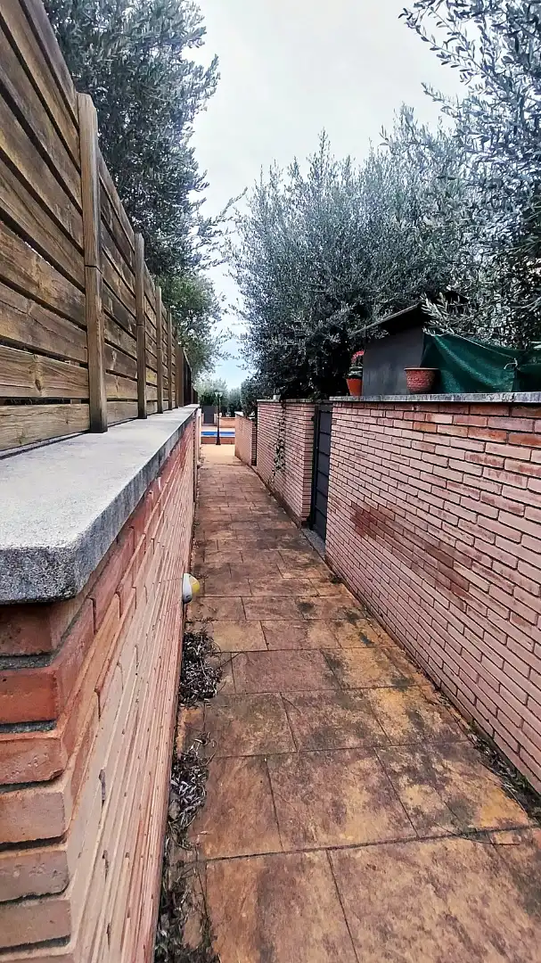 Jardí de Casa adosada en venda en Castellar del Vallès amb Aire condicionat, Calefacció i Jardí privat